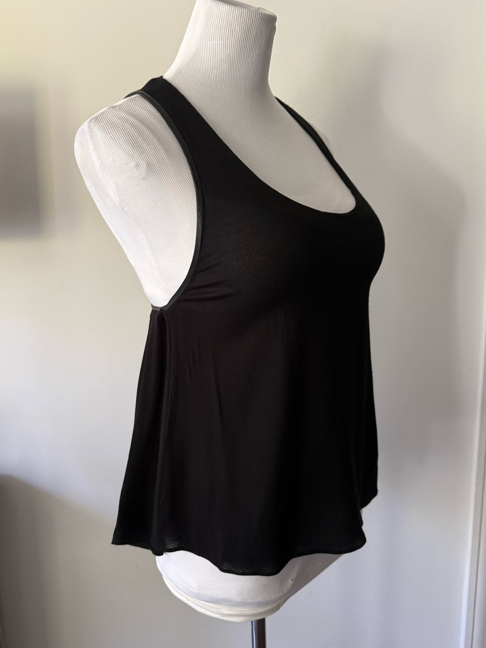 ALICE + OLIVIA Racer Back Top Size Small - Picture 3 of 10